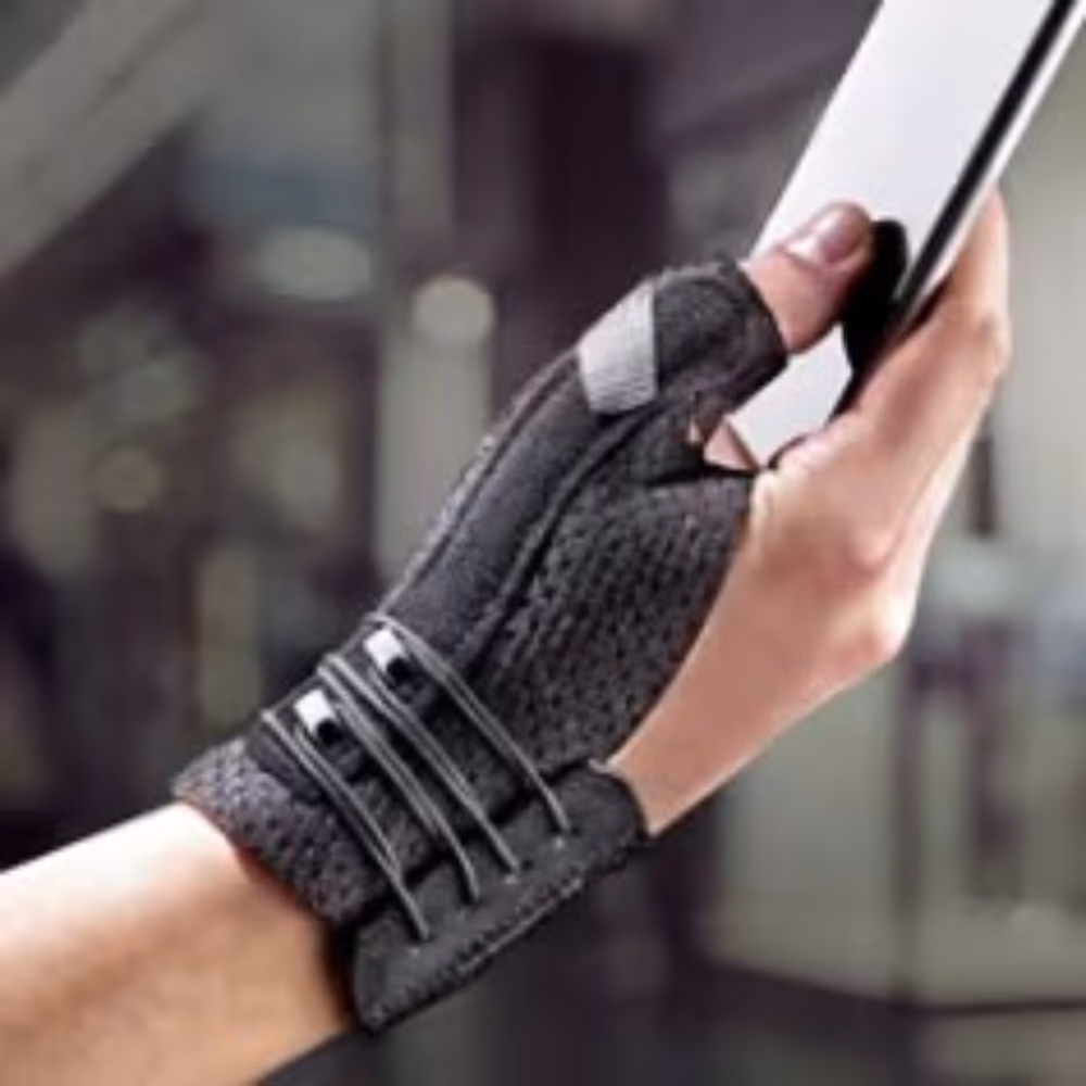 3M Futuro Thumb Deluxe Stabilizer (45843) - Small/Medium Size - 1 Thumb Stabilizer (Black Color) 2