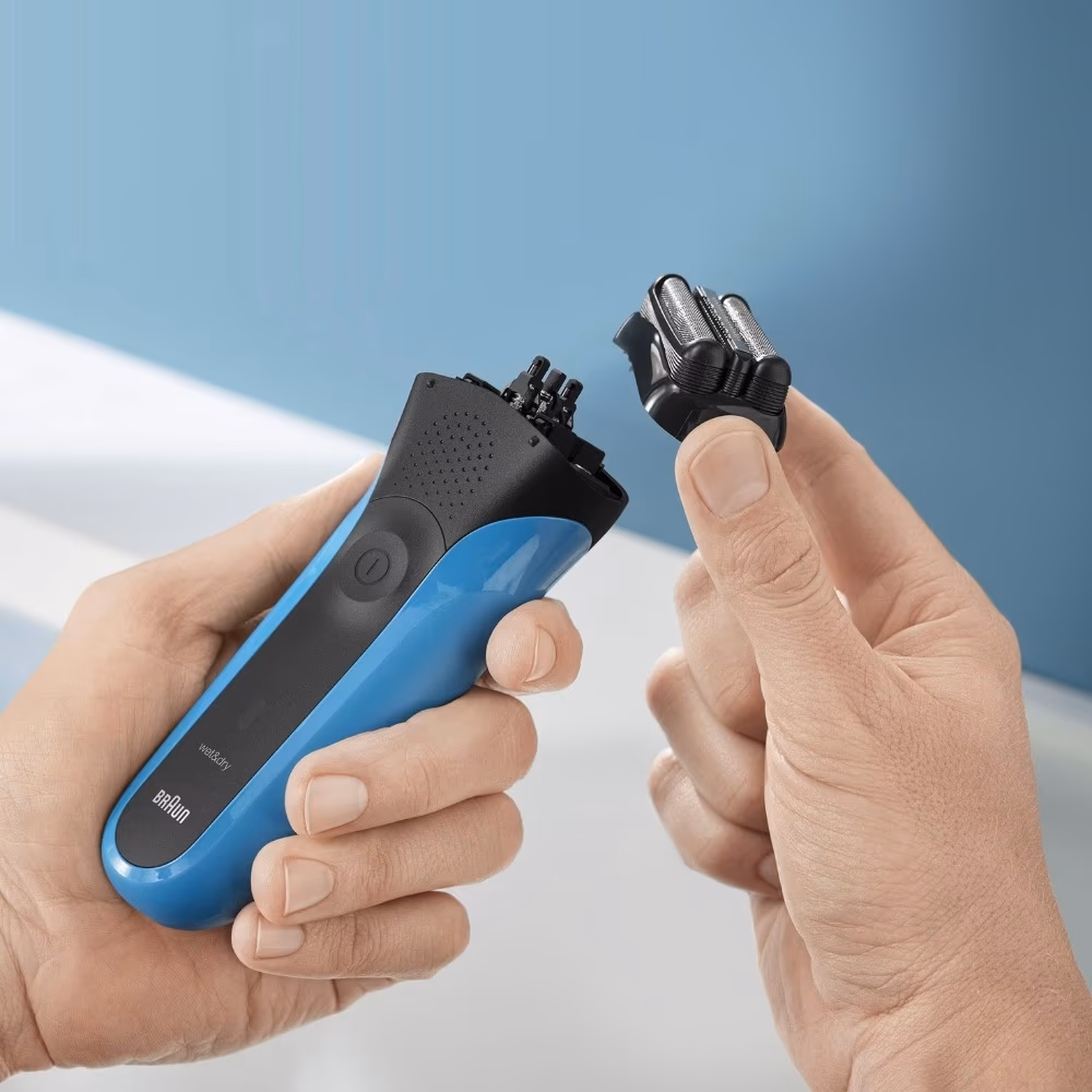 Braun Series 3 Rechargeable Wet & Dry Electric Shaver For Men-Blue 4