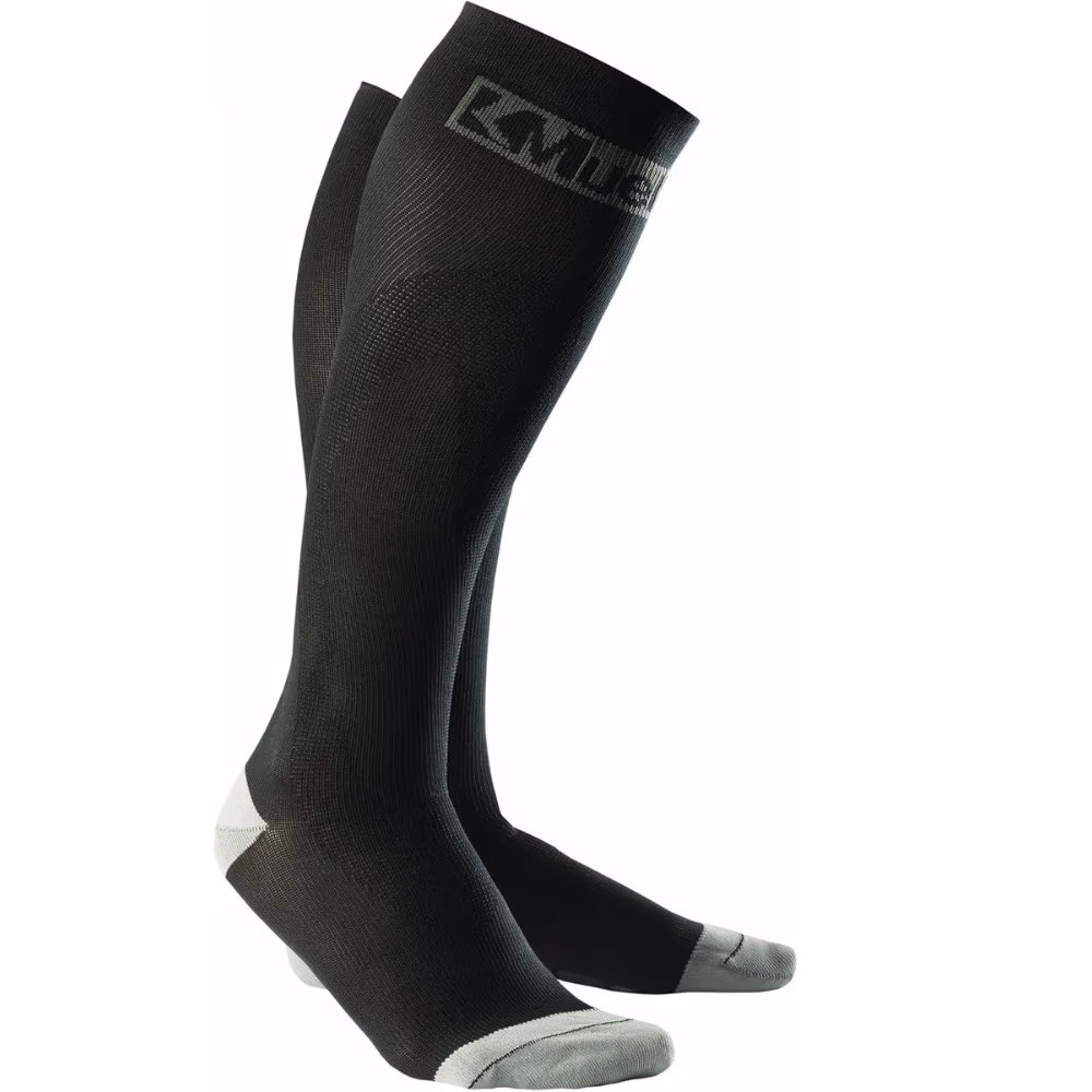 Mueller Graduated Compression Recovery Socks Black Large 1