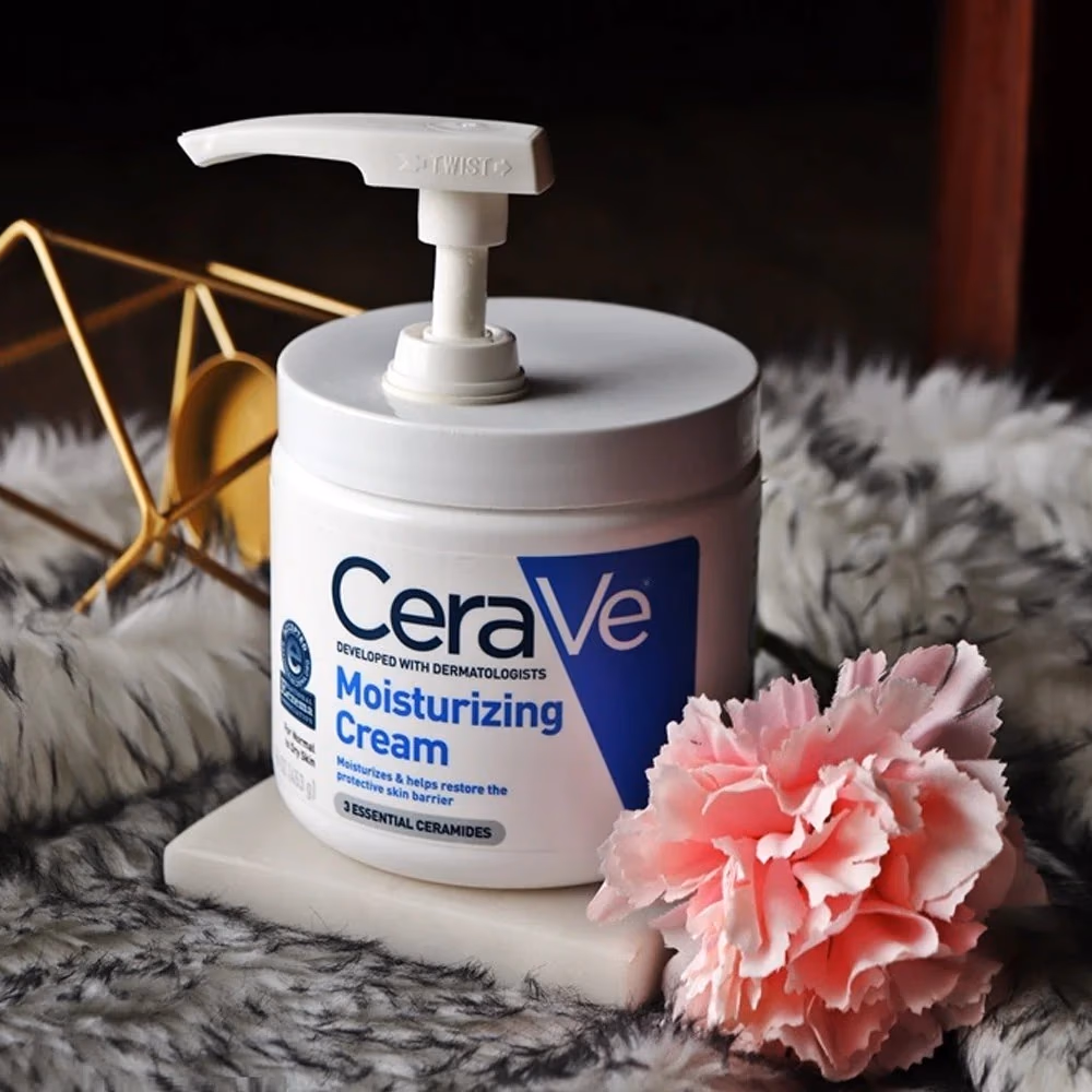 CeraVe Moisturizing Cream for Face and Body with 3 Essential Ceramides and Hyaluronic Acid, Normal to Dry Skin, 454g 2