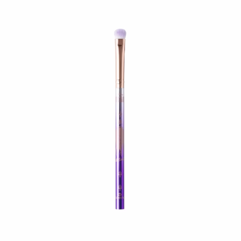 Essence Disney Villains Scar Blender Brush – Soft Blending Brush for Seamless Eye Makeup 1