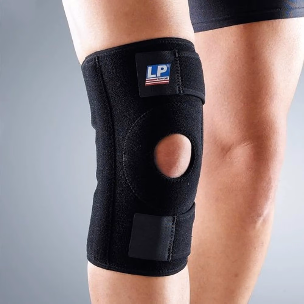LP 733 Knee Support with Stays - Black 1