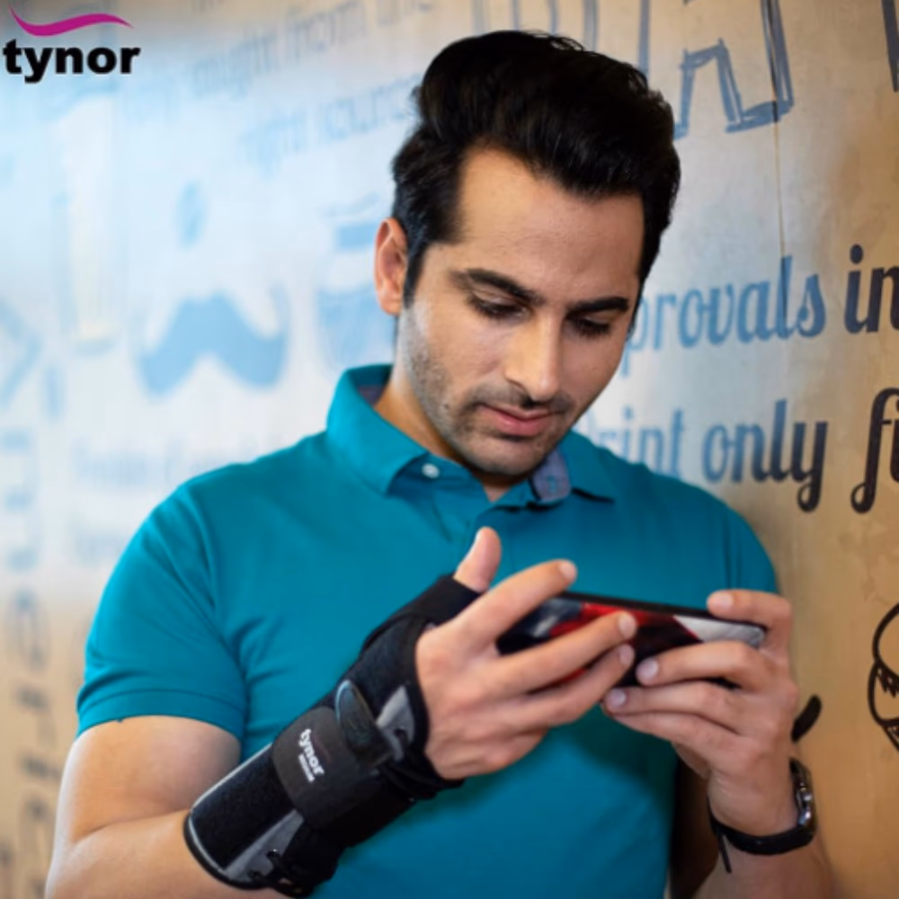 Tynor E44 Wrist Splint With Thumb Support – Size S 3