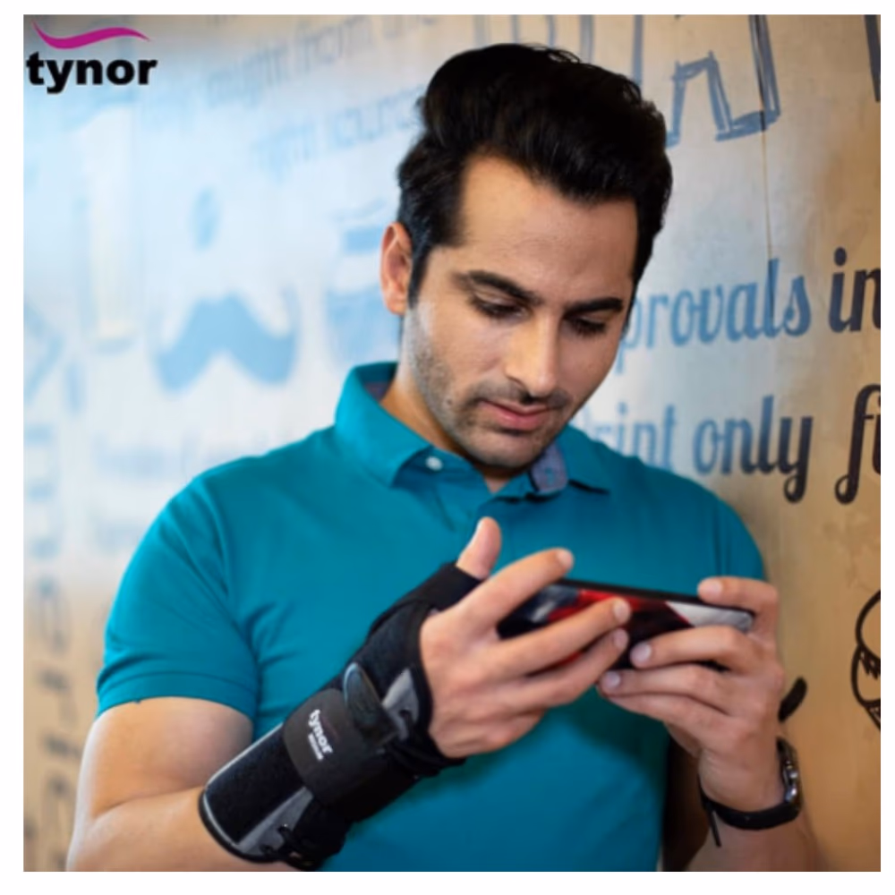 Tynor Wrist Splint With Thumb (M) 2
